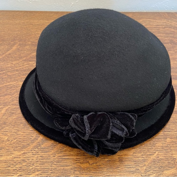 VINTAGE WOOL BLACK WOMENS BOW RIBBON BOWLER CLARA BOW RETRO HAT - Picture 10 of 16